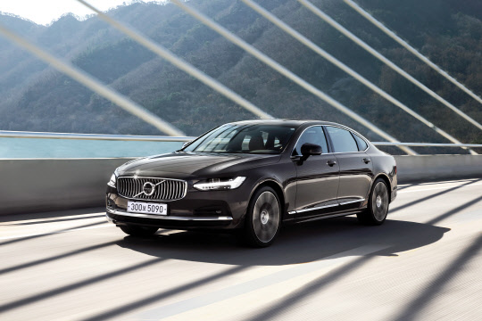 볼보자동차의 S90. <볼보자동차코리아 제공>